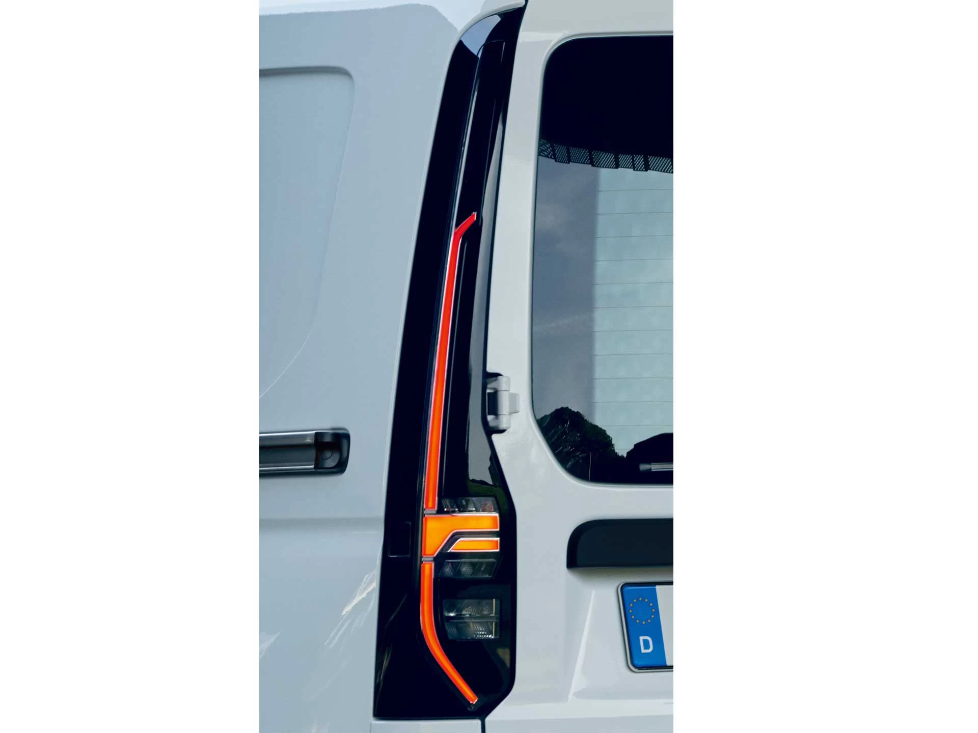 Полностью светодиодные задние фонари VW Caddy